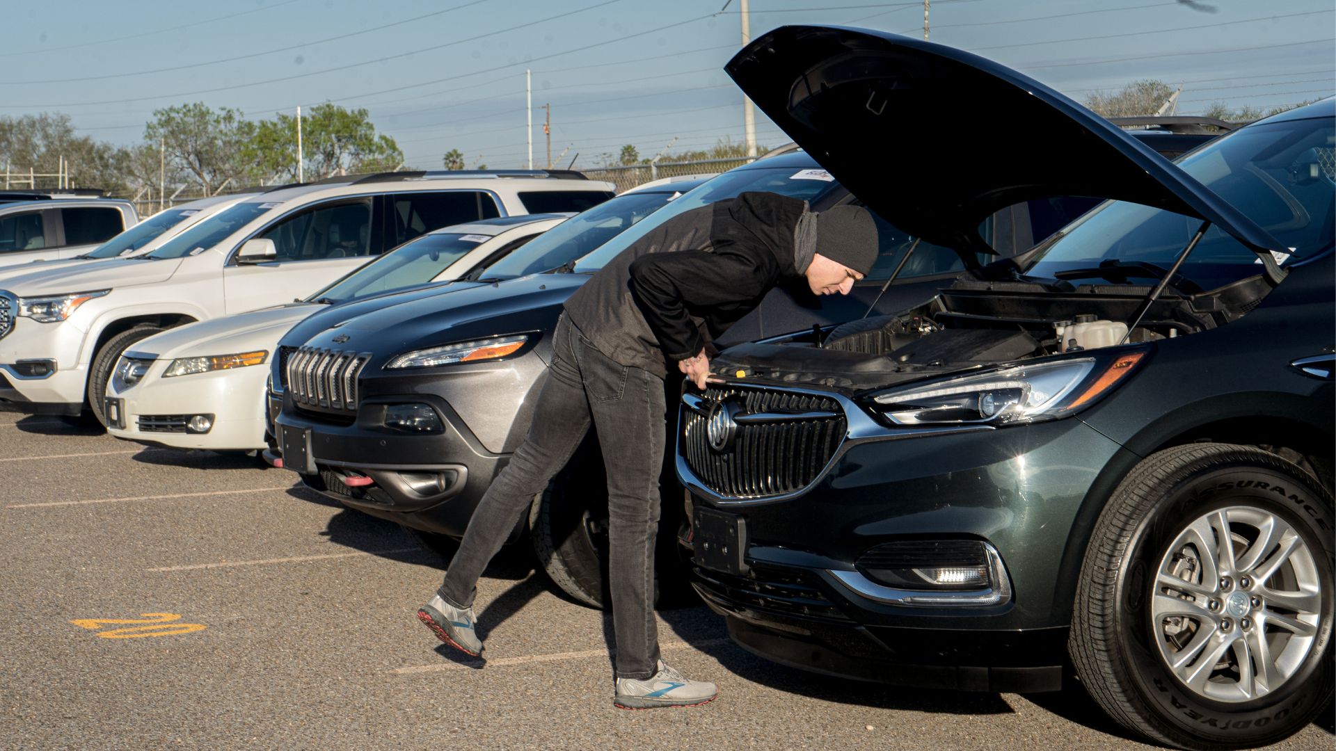 What Is Preview Day at an Auto Auction?